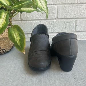 CUTE Gray Ankle Boots